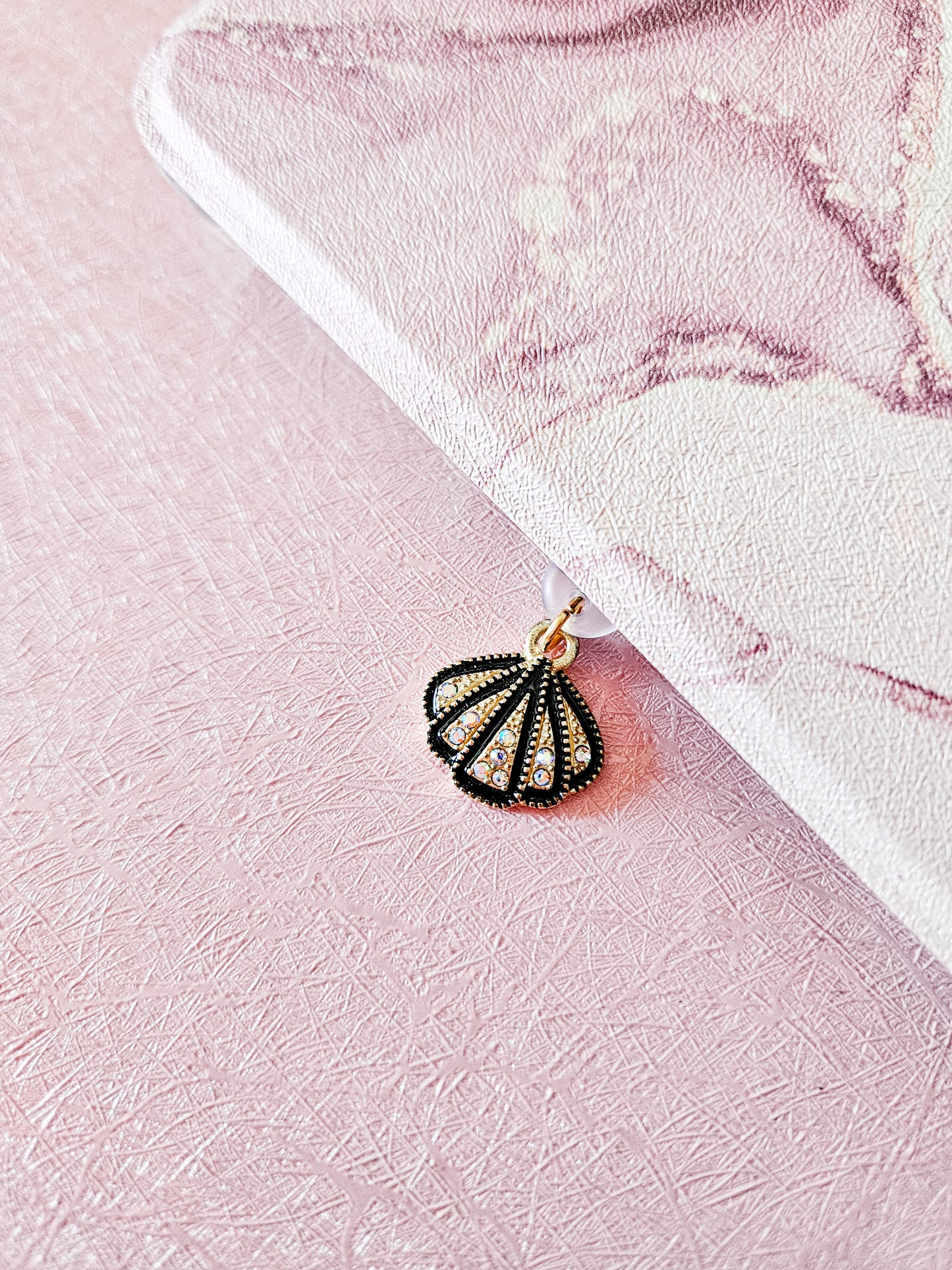 Seashells Kindle Charm