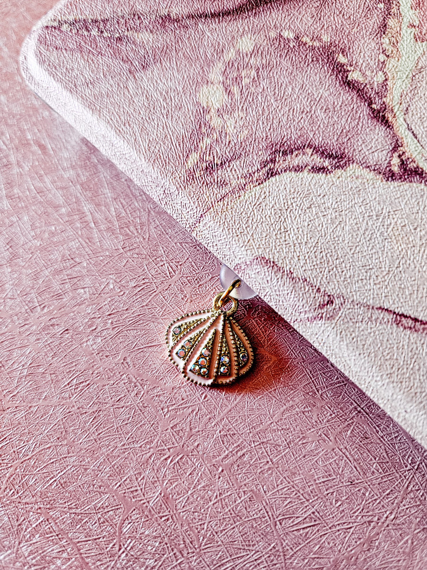 Seashells Kindle Charm