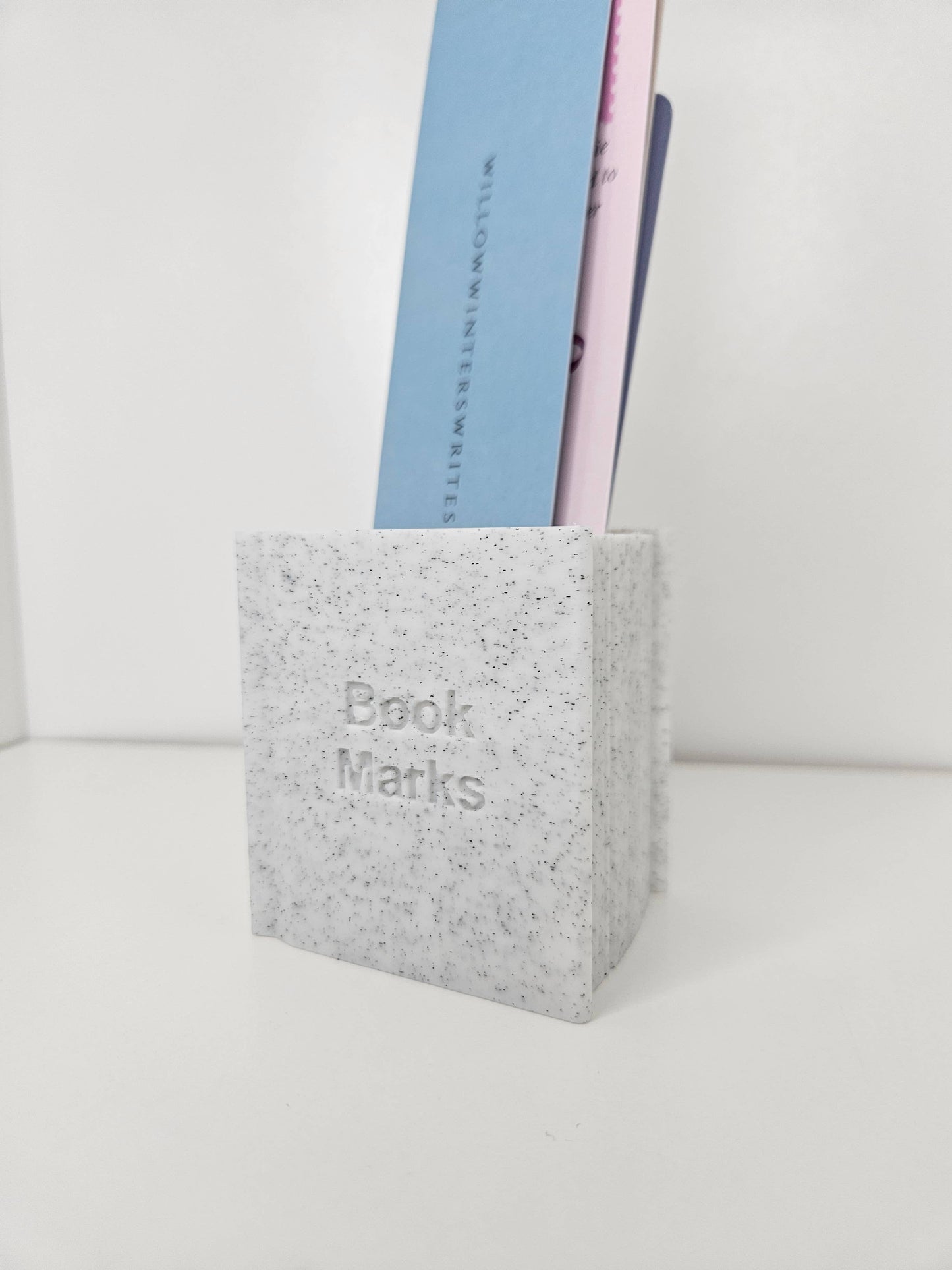 Bookmark Display Book – Bookmark Holder & Organizer