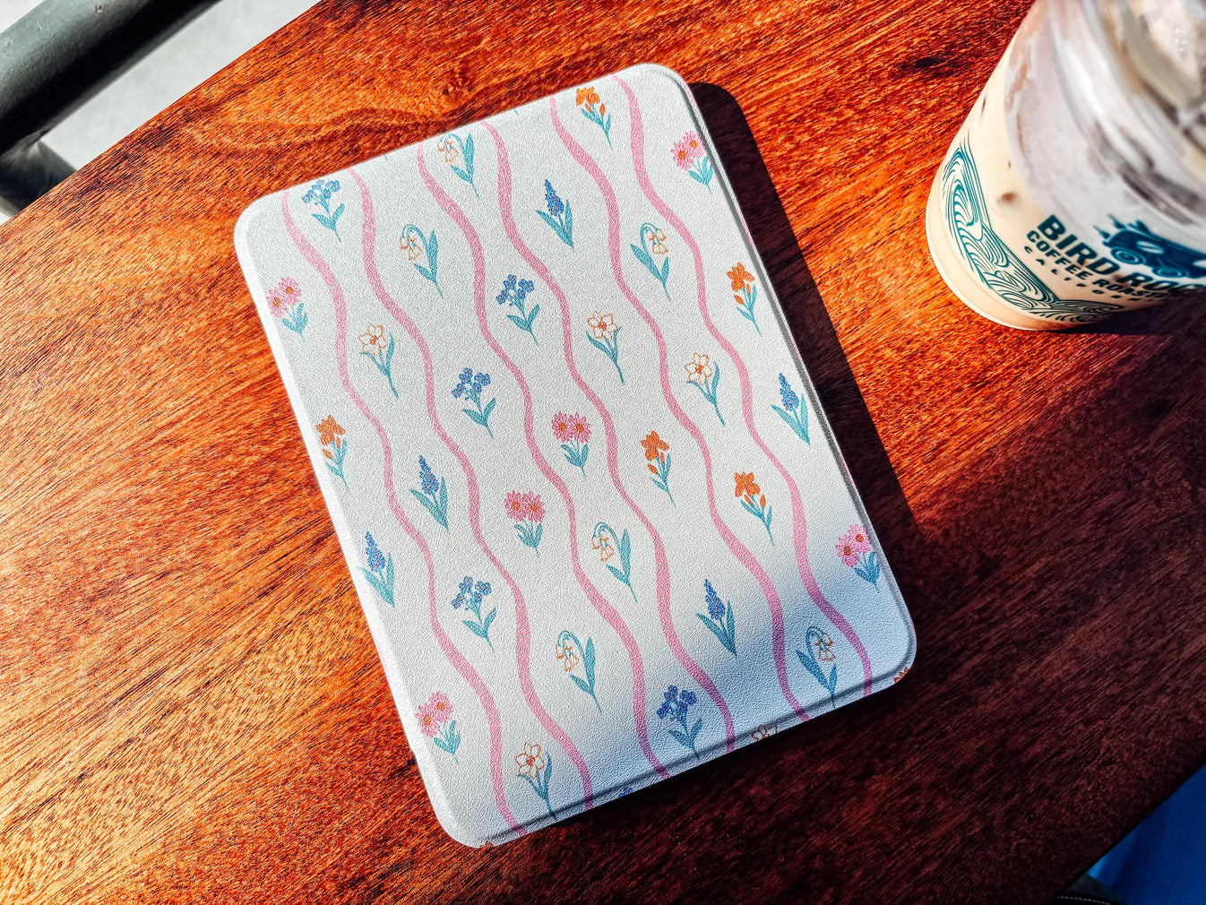 FLORAL WAVES KINDLE CASE WITH CLEAR BACK