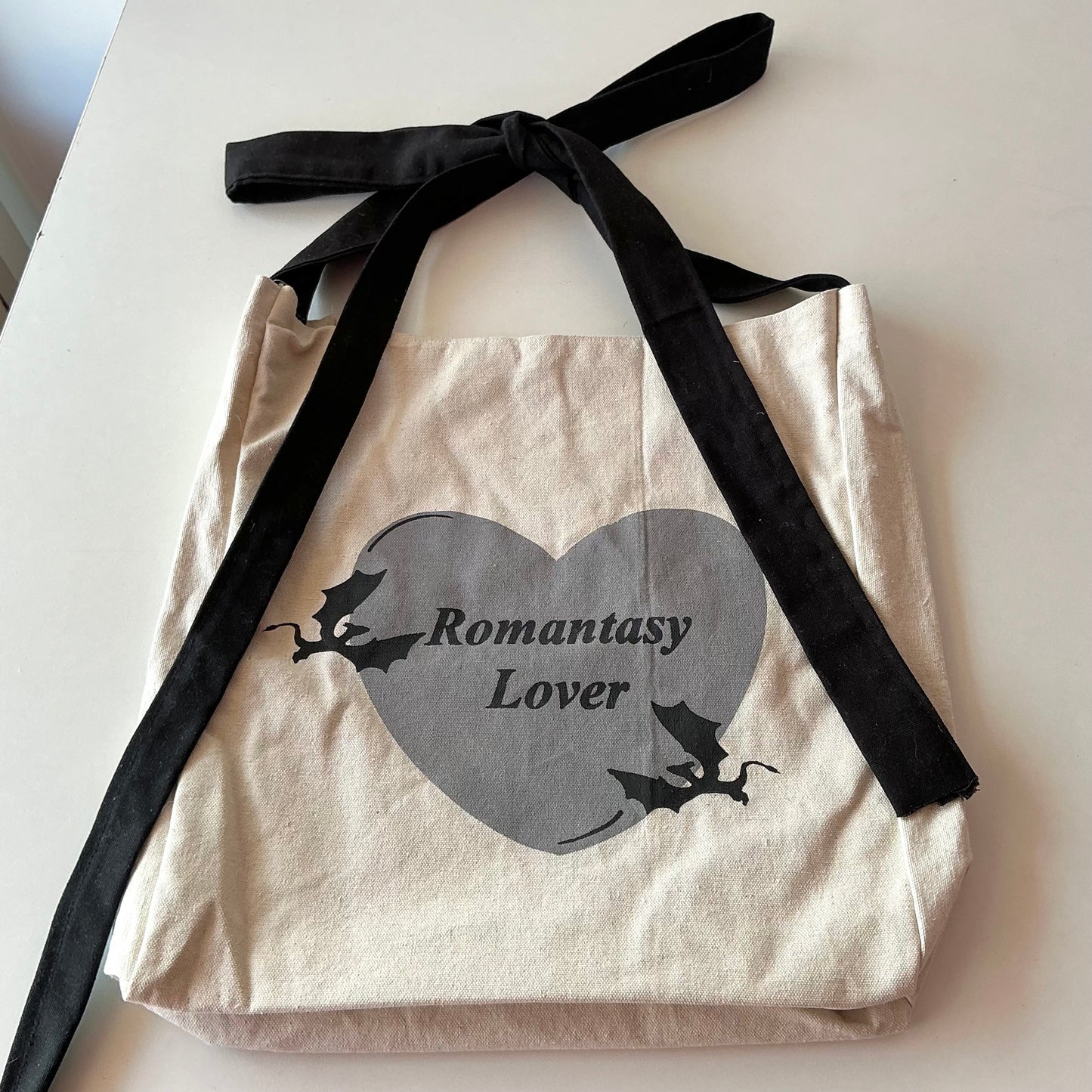 Romantasy Lover Bow Tie Bag