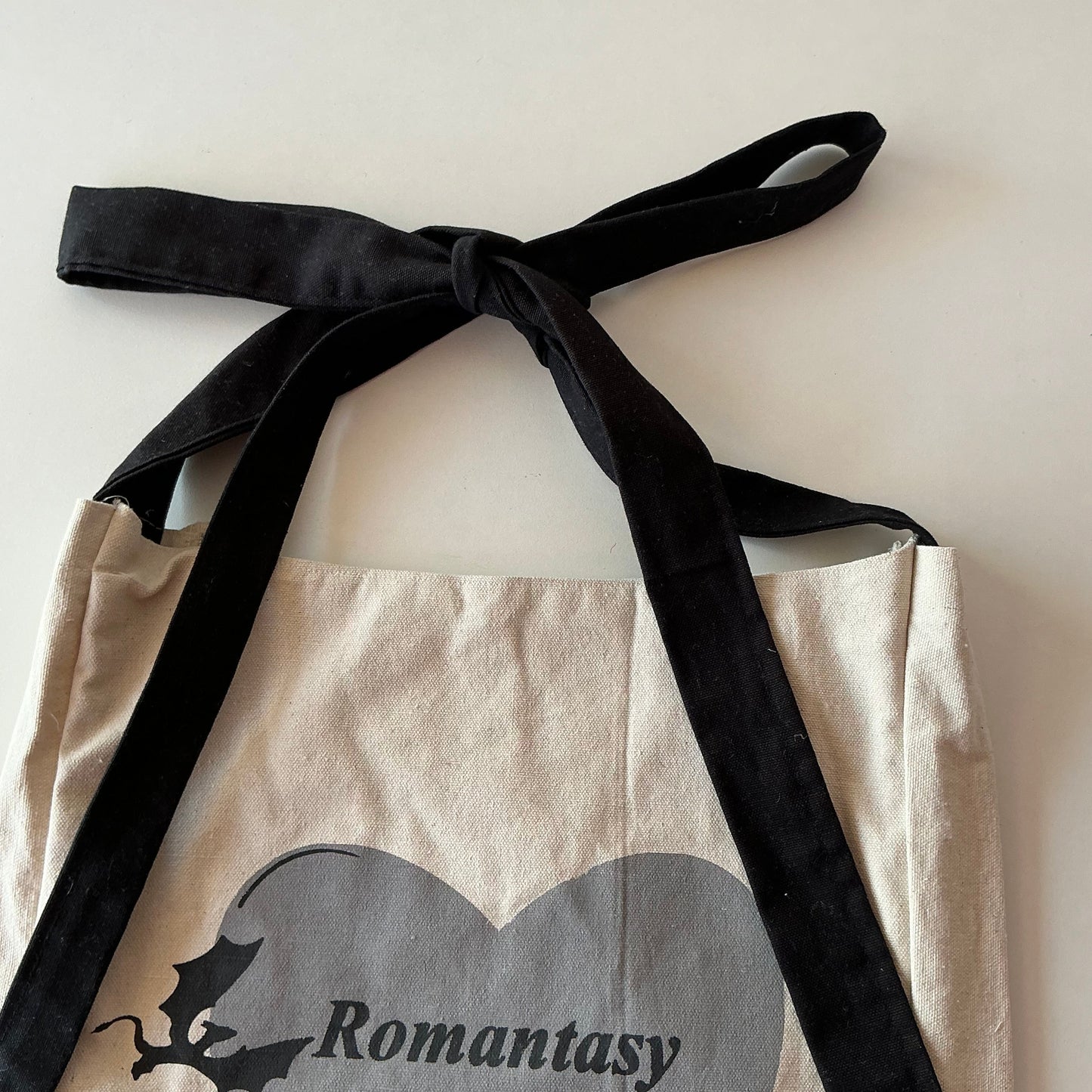 Romantasy Lover Bow Tie Bag