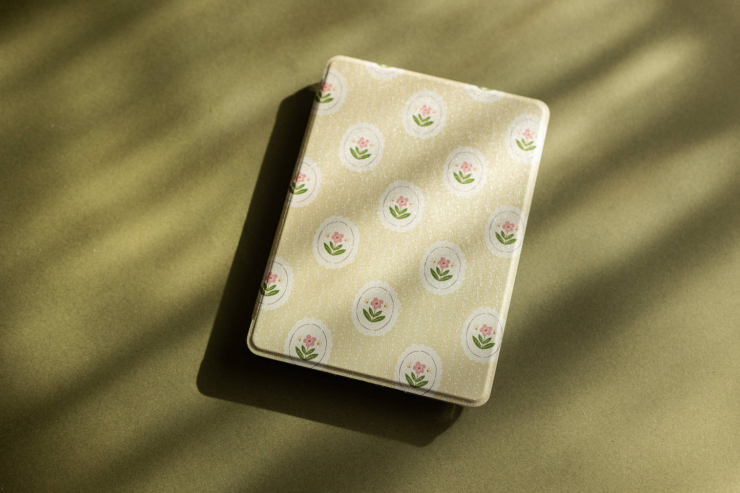 Cottage Blooms Removable Cover Kindle Case