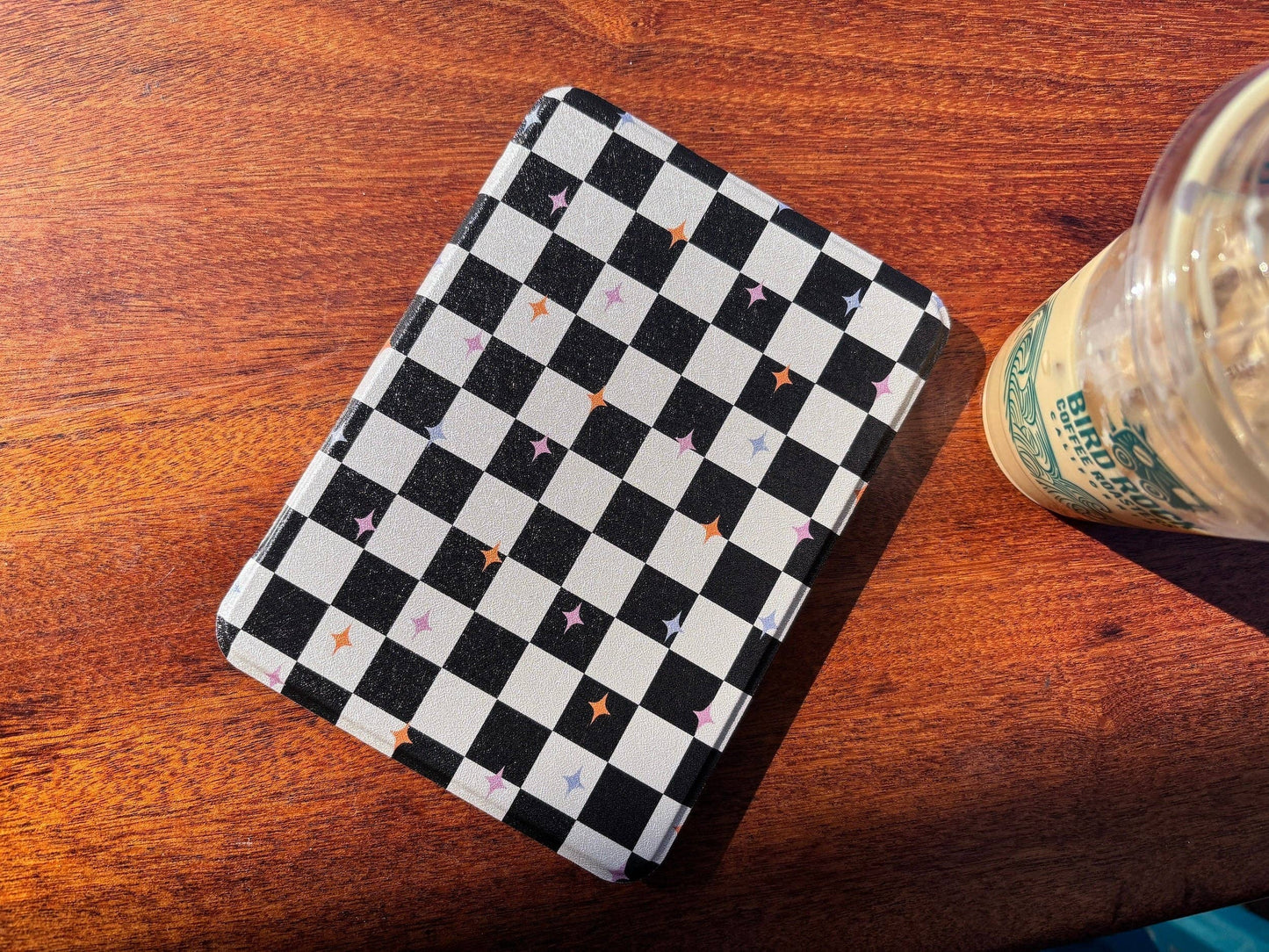 Magnetic Removable Cover & Stand - Checkered Kindle Case