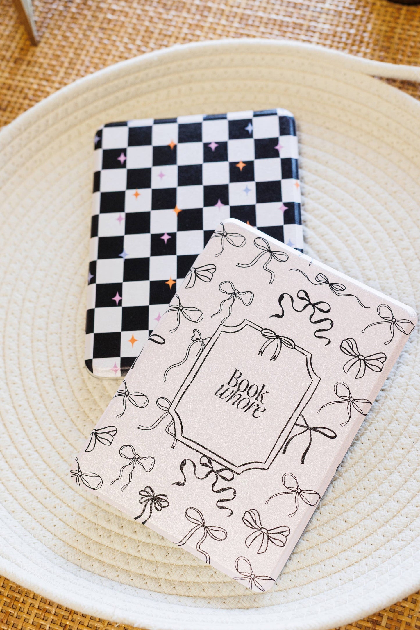 Retro Checkered Kindle Case